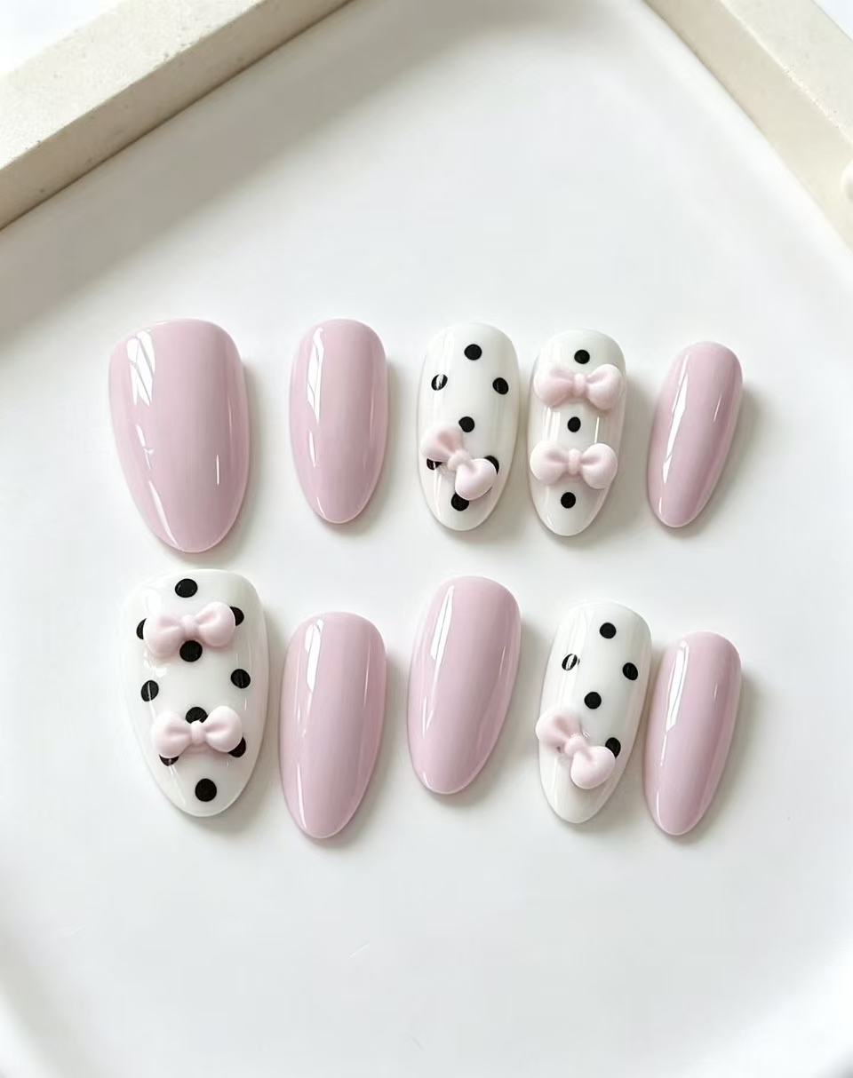 Press On Nail Set - 10-Piece Set of Pink and White